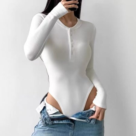 ابيض